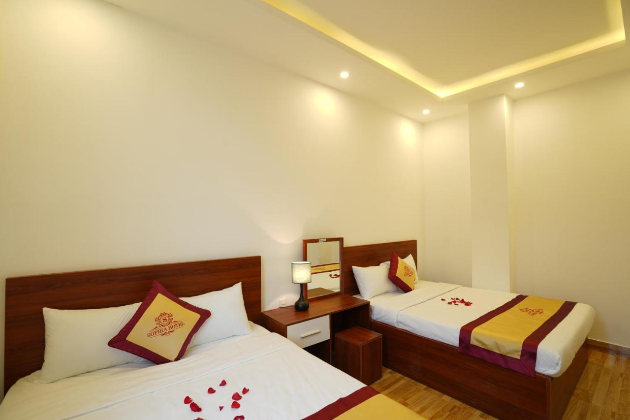 Sapphire Hotel Hue Buitenkant foto