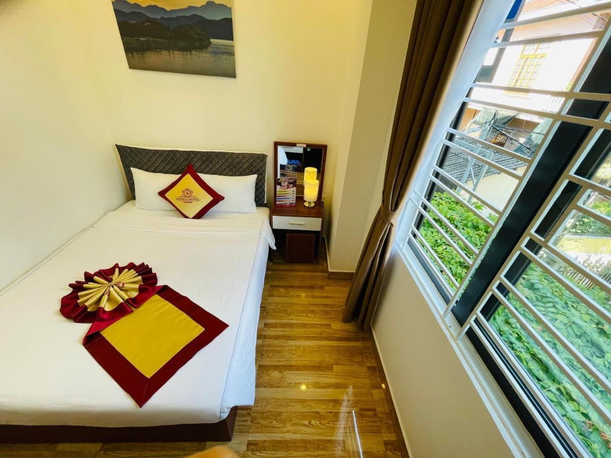 Sapphire Hotel Hue Buitenkant foto