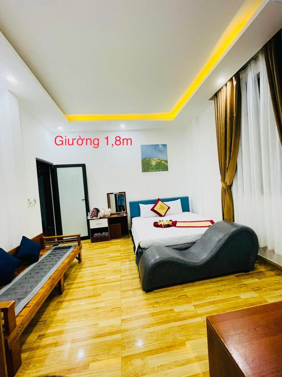 Sapphire Hotel Hue Buitenkant foto