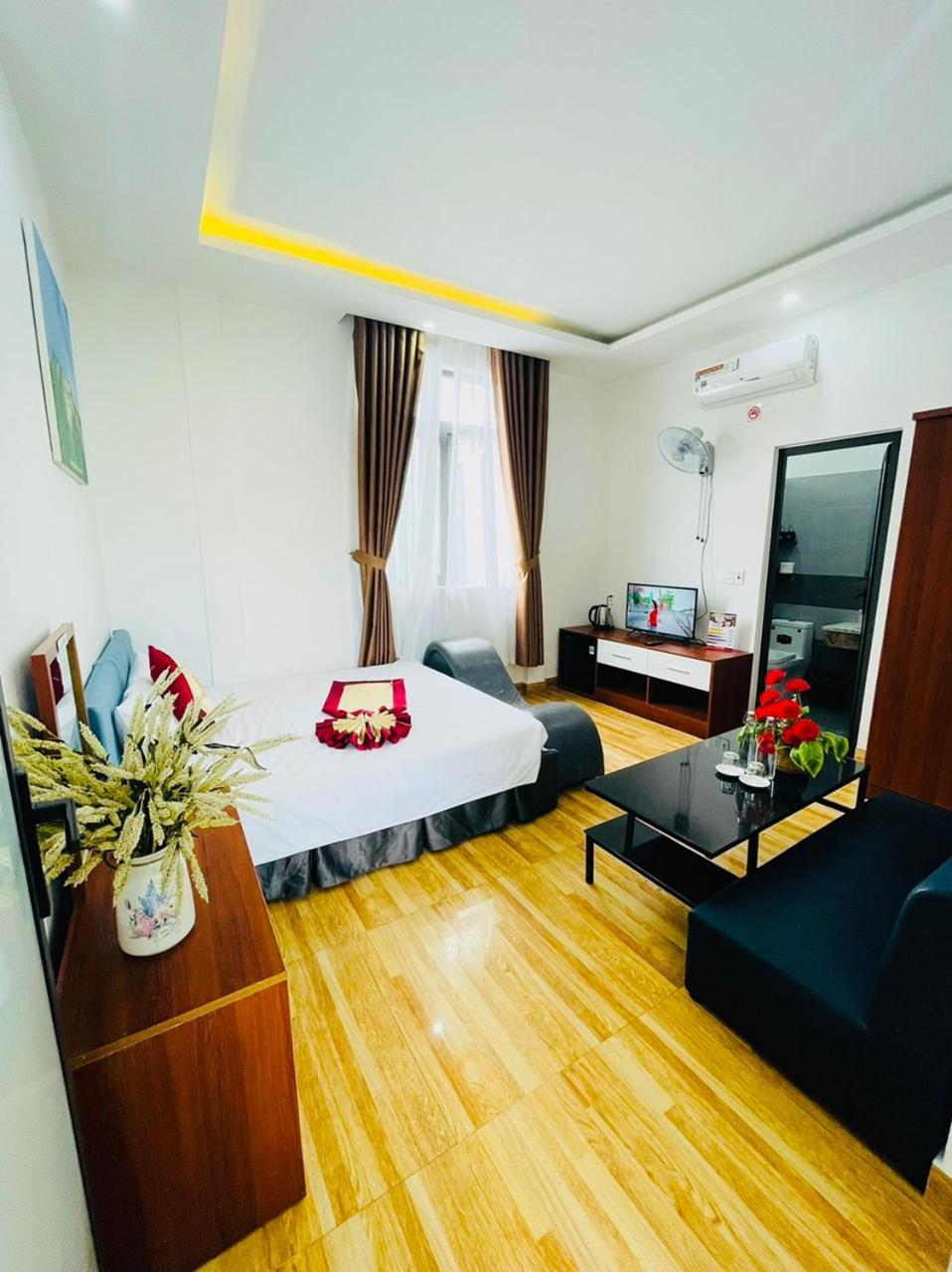 Sapphire Hotel Hue Buitenkant foto