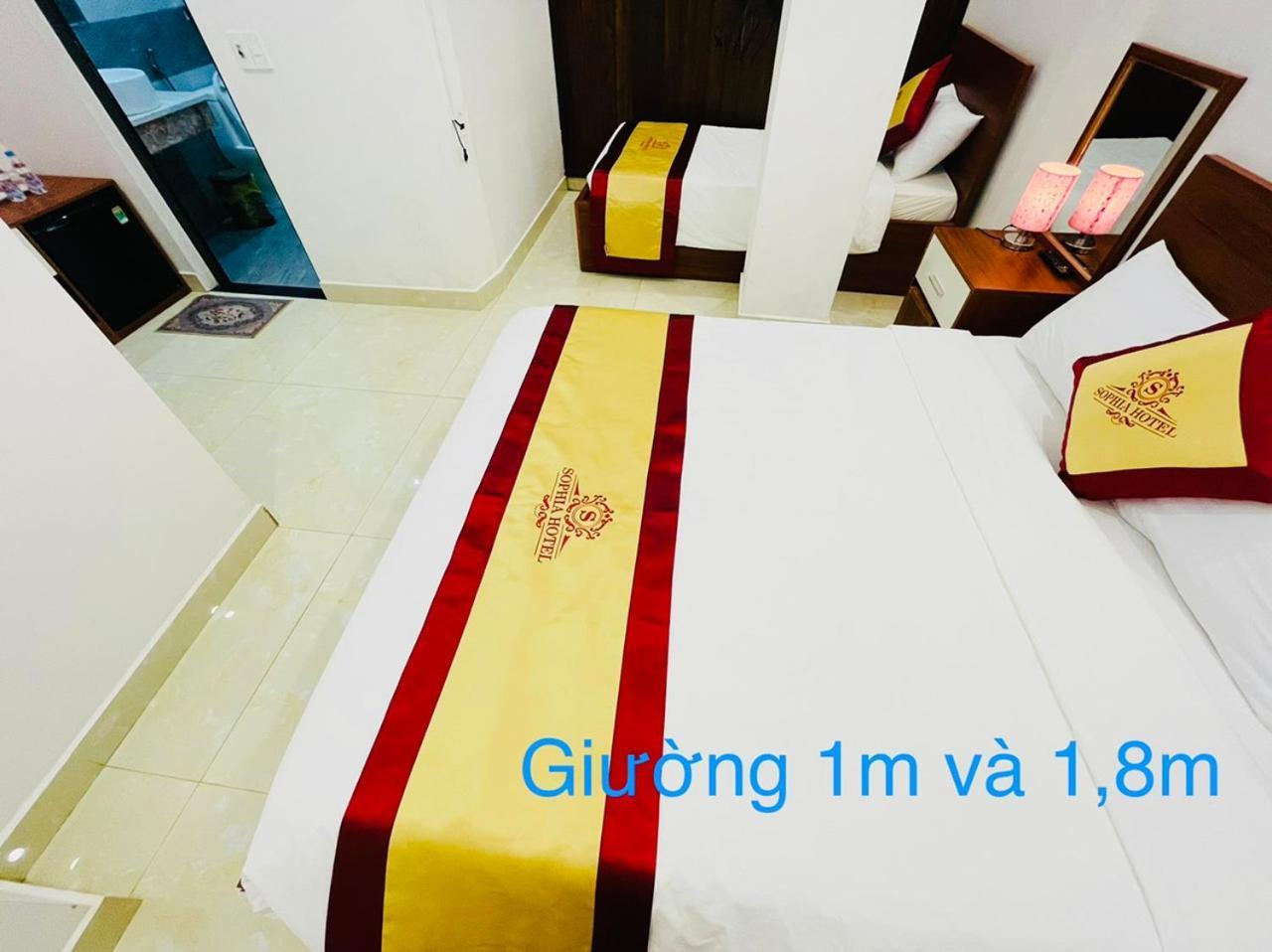 Sapphire Hotel Hue Buitenkant foto
