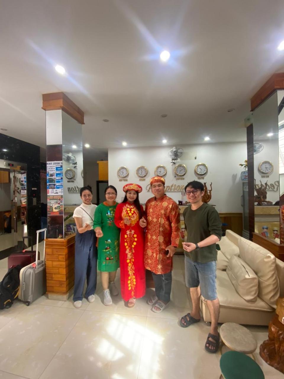 Sapphire Hotel Hue Buitenkant foto