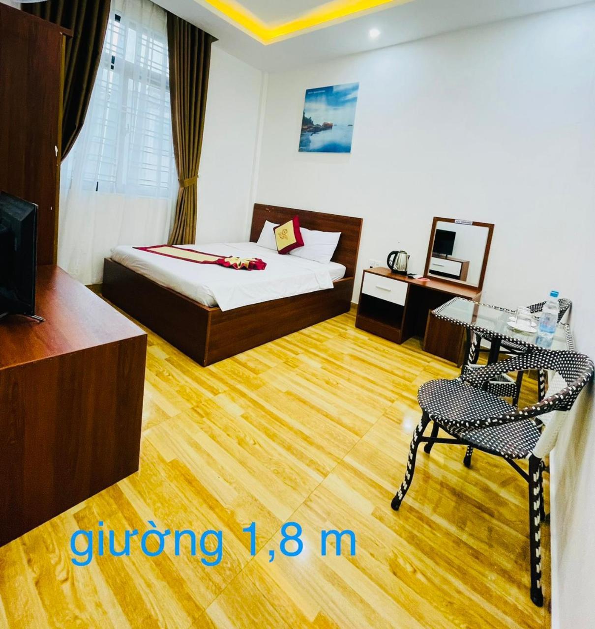 Sapphire Hotel Hue Buitenkant foto