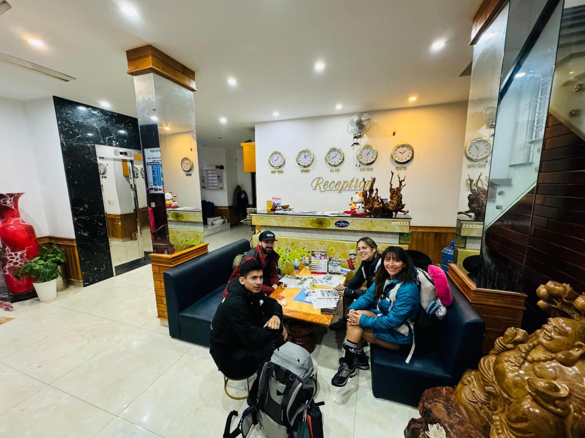 Sapphire Hotel Hue Buitenkant foto